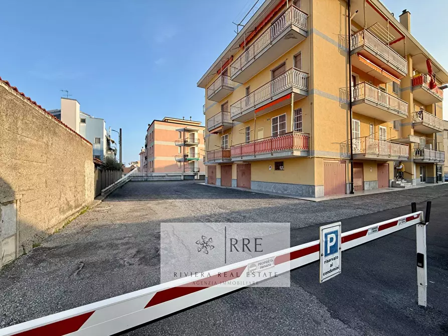 Immagine 27 di Appartamento in vendita  in Via Dante Alighieri a Loano