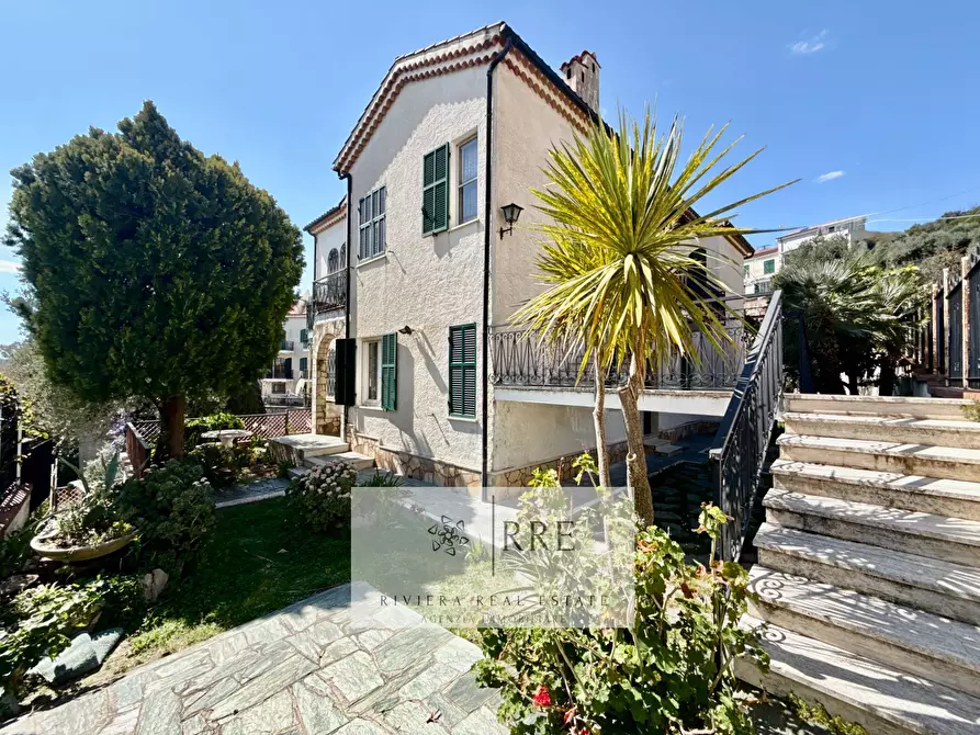 Immagine 1 di Villa in vendita  in via Paganini a Giustenice