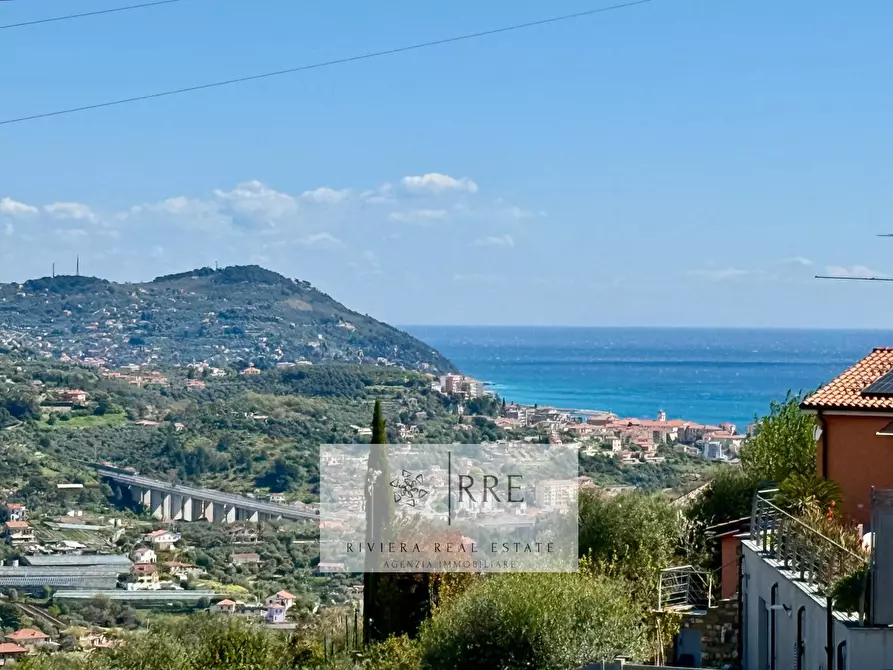 Immagine 2 di Villetta a schiera in vendita  in strada Civezza - Poggi a Imperia