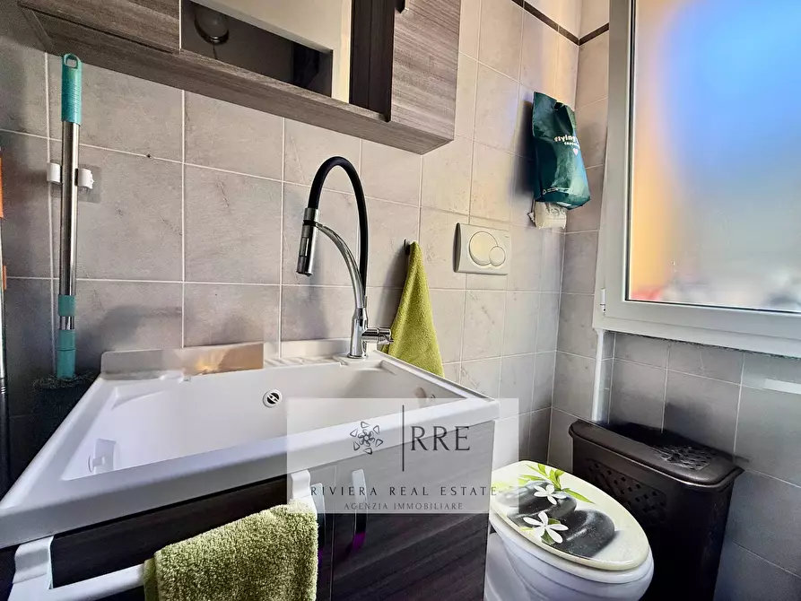 Immagine 20 di Villetta a schiera in vendita  in strada Civezza - Poggi a Imperia