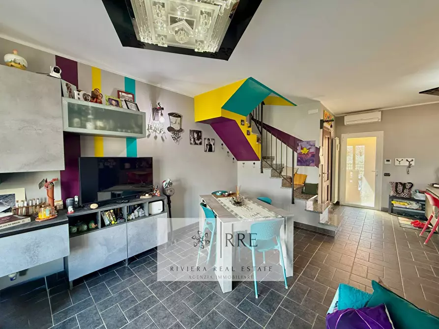 Immagine 9 di Villetta a schiera in vendita  in strada Civezza - Poggi a Imperia