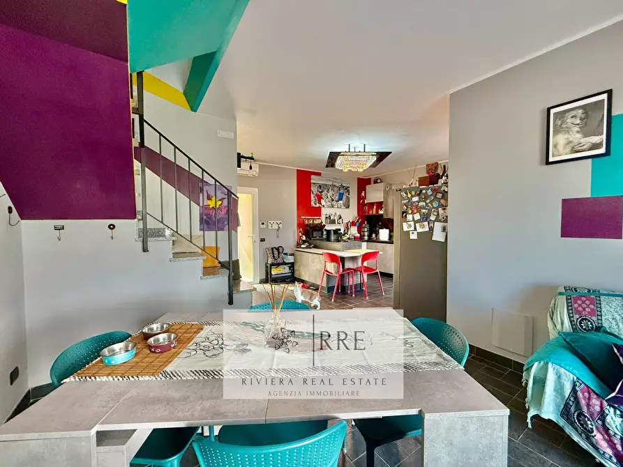 Immagine 10 di Villetta a schiera in vendita  in strada Civezza - Poggi a Imperia