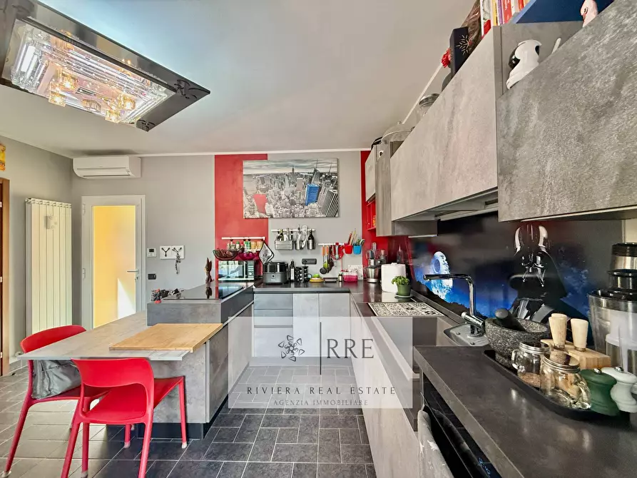 Immagine 12 di Villetta a schiera in vendita  in strada Civezza - Poggi a Imperia