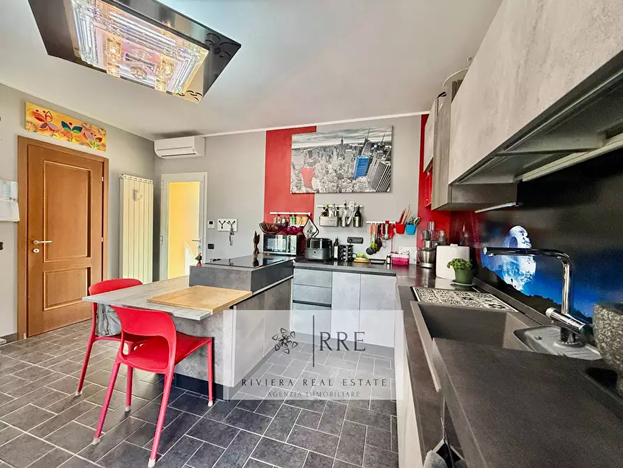 Immagine 13 di Villetta a schiera in vendita  in strada Civezza - Poggi a Imperia