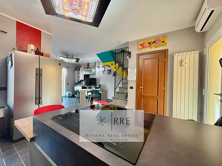 Immagine 14 di Villetta a schiera in vendita  in strada Civezza - Poggi a Imperia