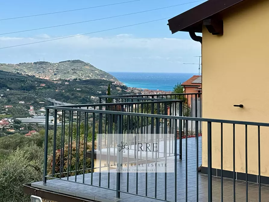 Immagine 3 di Villetta a schiera in vendita  in strada Civezza - Poggi a Imperia