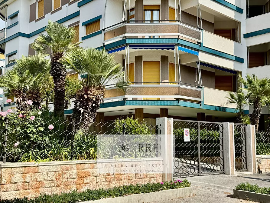 Immagine 37 di Appartamento in vendita  in zona Poeti Bassa a Loano