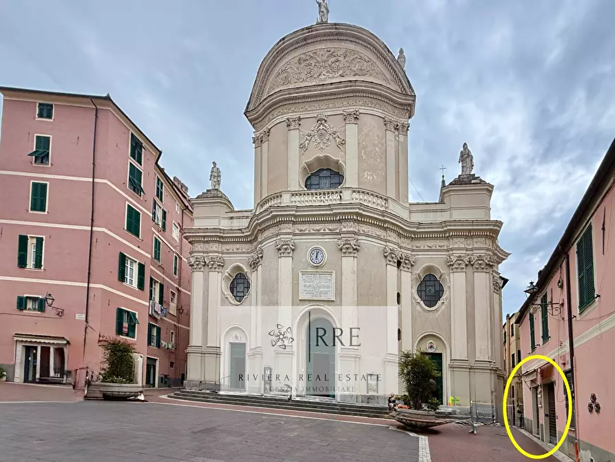Immagine 1 di Negozio in affitto  in Piazza San Giovanni a Imperia