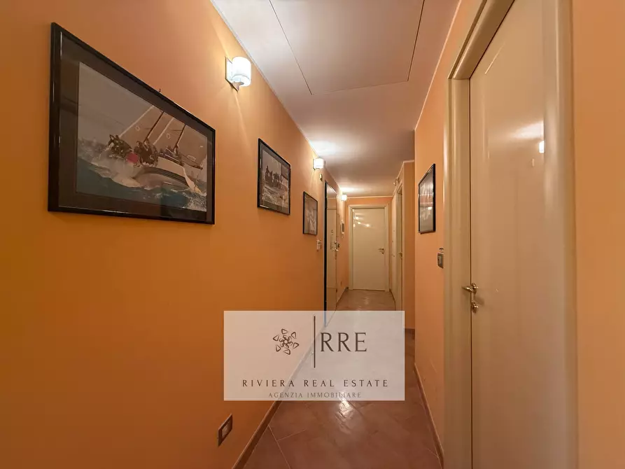 Immagine 42 di Appartamento in vendita  in nel Budello a Alassio