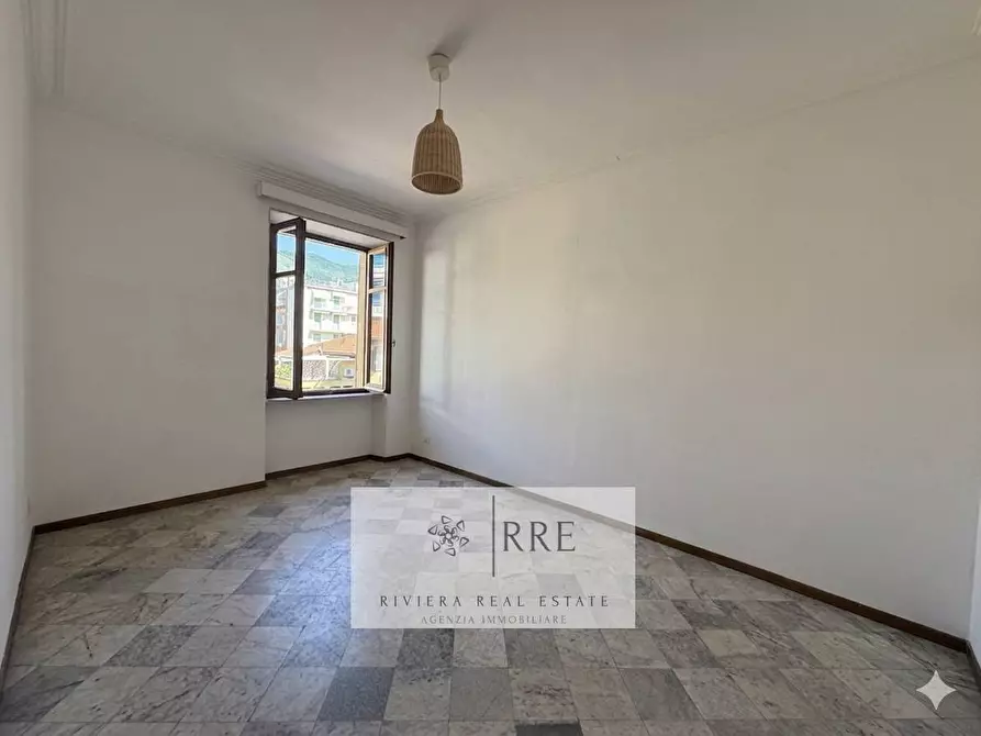 Immagine 10 di Appartamento in vendita  in via Roma a Alassio