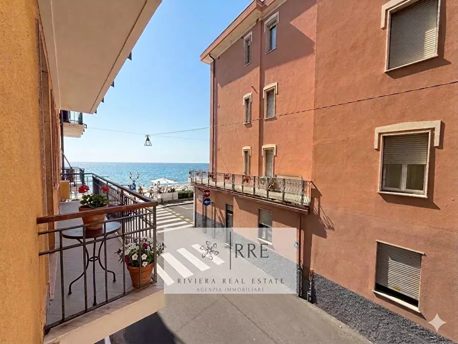 Immagine 7 di Appartamento in vendita  in via Roma a Alassio