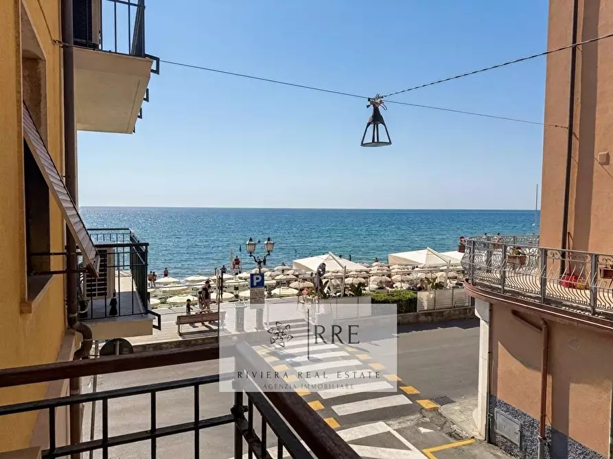 Immagine 3 di Appartamento in vendita  in via Roma a Alassio