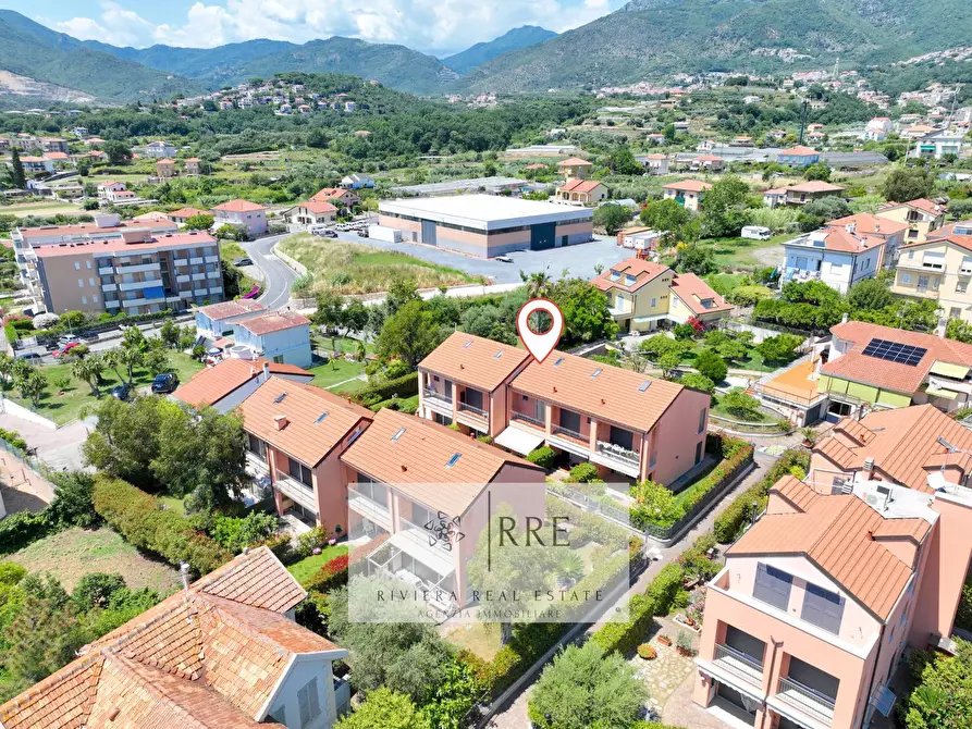 Immagine 15 di Attico in vendita  in zona Poeti a Loano