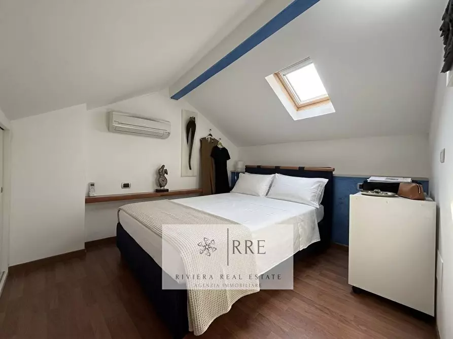 Immagine 10 di Appartamento in vendita  in via Vittorio Veneto a Alassio