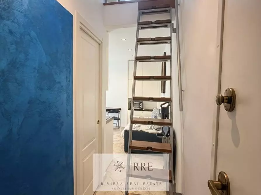 Immagine 8 di Appartamento in vendita  in via Vittorio Veneto a Alassio