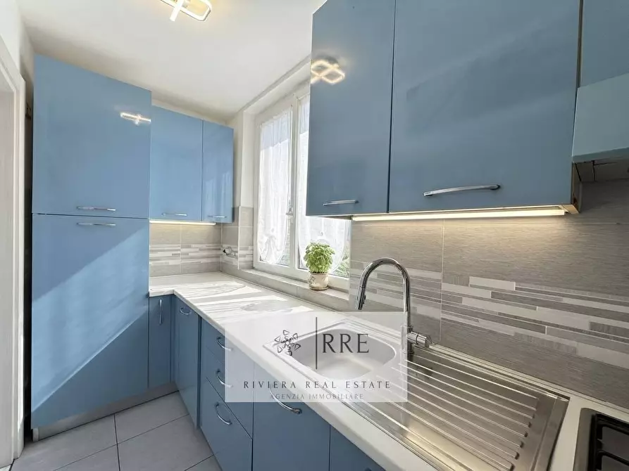 Immagine 12 di Appartamento in vendita  in Via degli Alpini a Loano