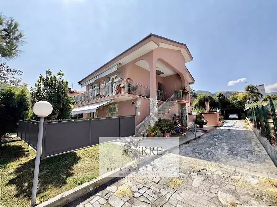 Immagine 2 di Appartamento in vendita  in Via degli Alpini a Loano