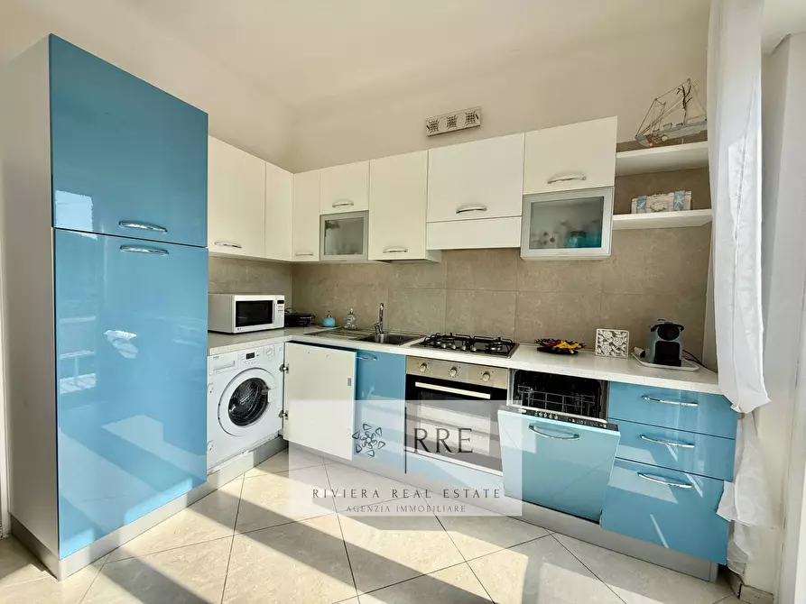 Immagine 11 di Appartamento in vendita  in via Rangè a Alassio