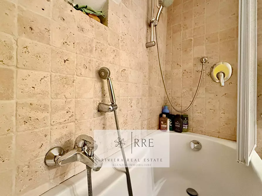 Immagine 19 di Appartamento in vendita  in corso Mario Ponzoni a Armo