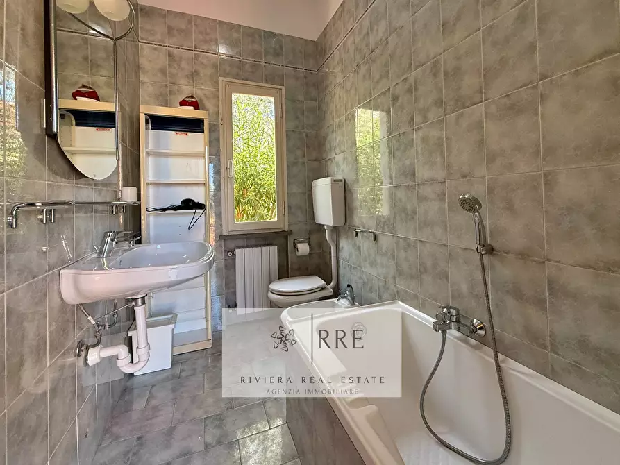 Immagine 22 di Villa in vendita  in via Sant'Elmo a Diano Arentino