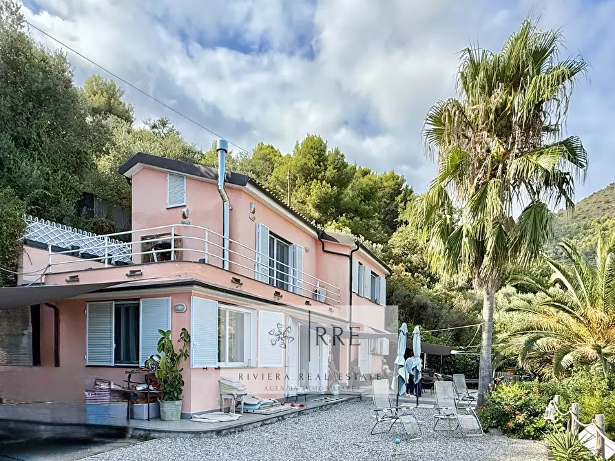 Immagine 2 di Villa in vendita  in via Costa Lupara a Alassio