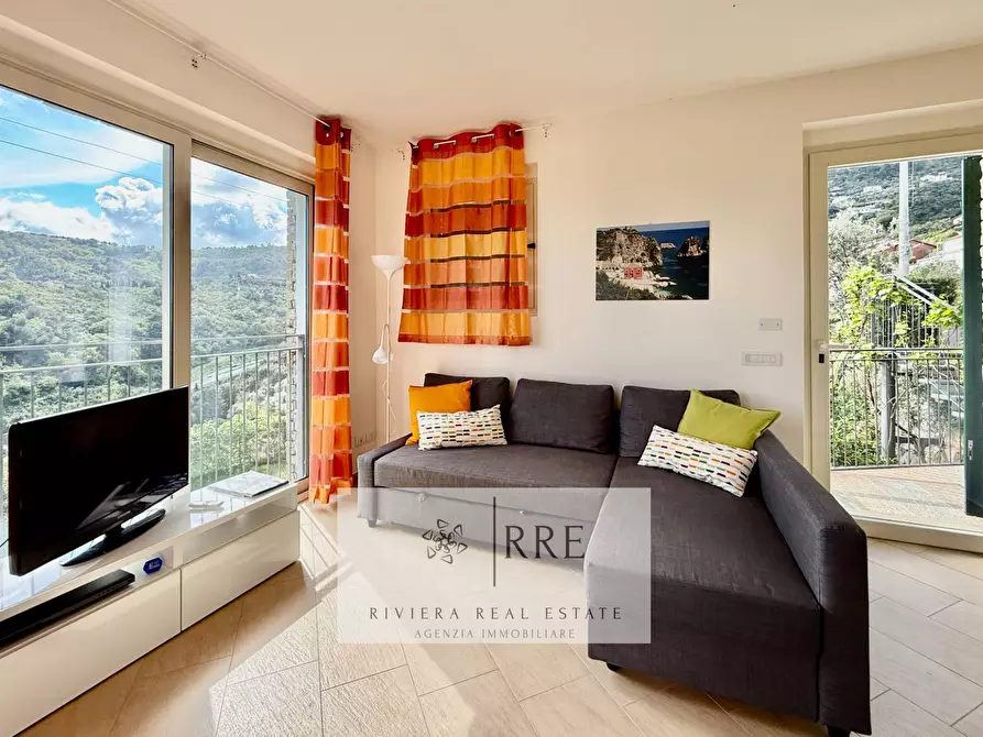 Immagine 6 di Appartamento in vendita  in via Valbona a Alassio