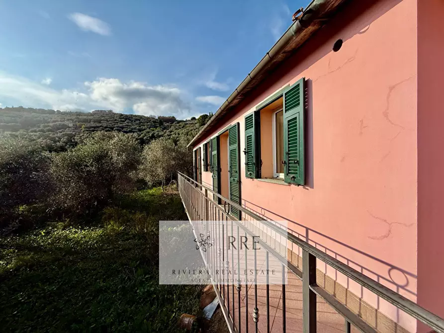 Immagine 9 di Villa in vendita  in via Fanny Roncati Carli a Imperia