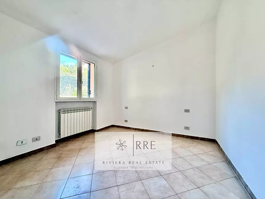 Immagine 21 di Villa in vendita  in via Fanny Roncati Carli a Imperia