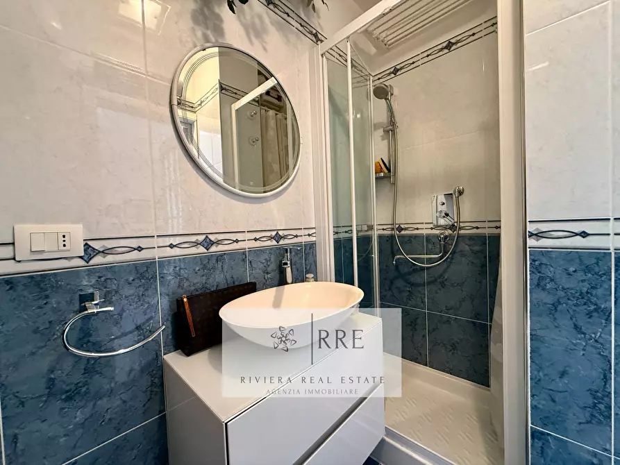 Immagine 20 di Appartamento in vendita  in via Bavera a Alassio