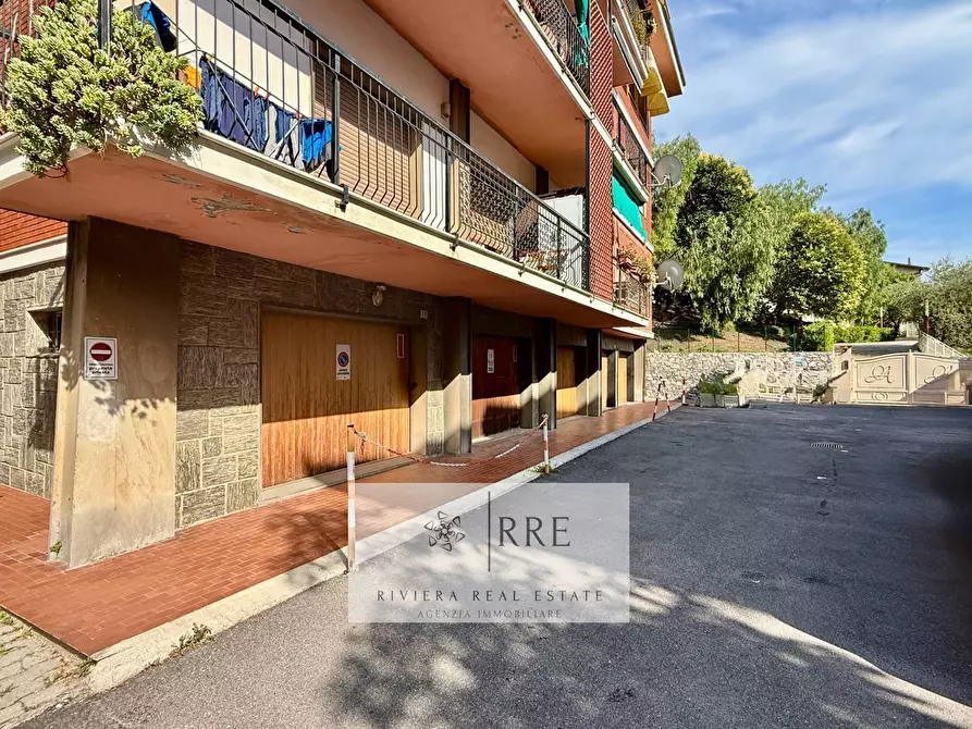 Immagine 24 di Appartamento in vendita  in via Bavera a Alassio