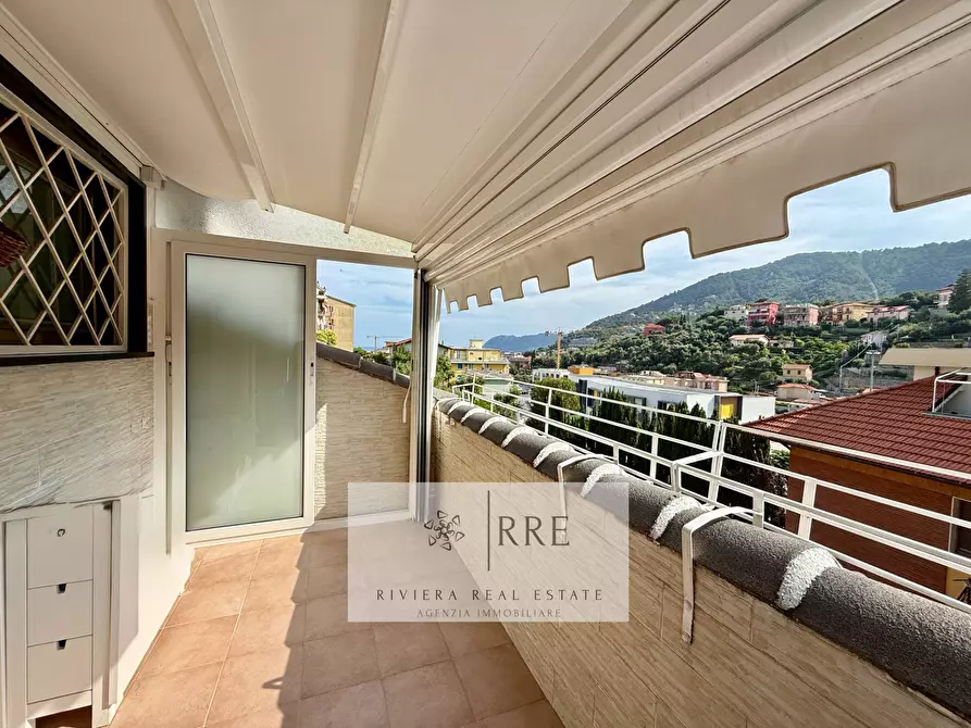 Immagine 5 di Appartamento in vendita  in via Bavera a Alassio