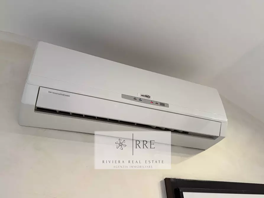 Immagine 14 di Appartamento in vendita  in via Garibaldi a Loano