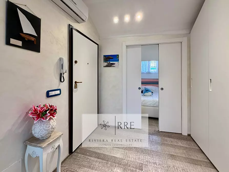 Immagine 12 di Appartamento in vendita  in via Garibaldi a Loano