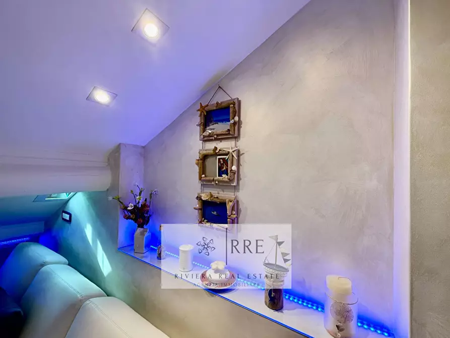 Immagine 10 di Appartamento in vendita  in via Garibaldi a Loano