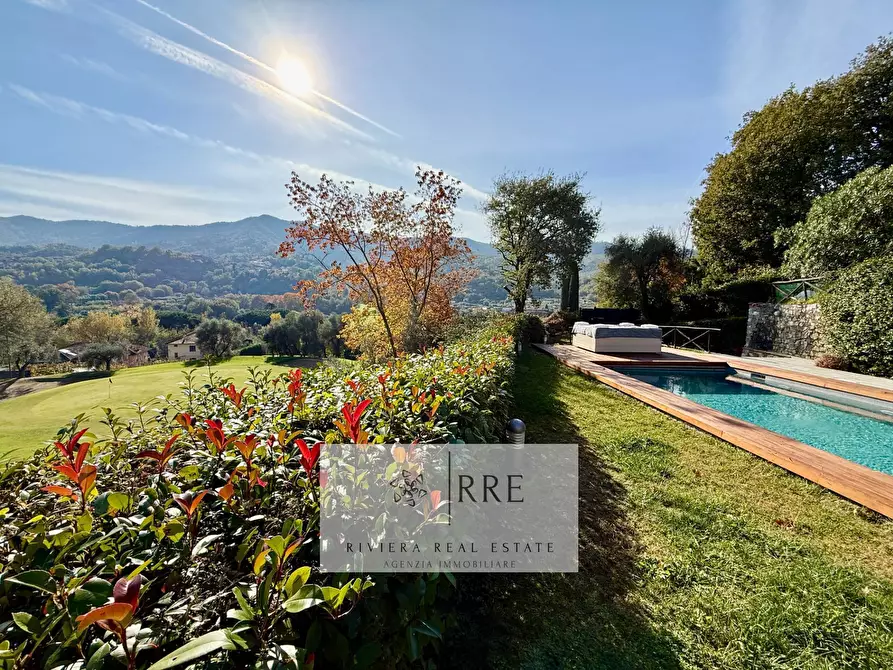 Immagine 6 di Villa in vendita  in dentro il Golf Club a Casanova Lerrone