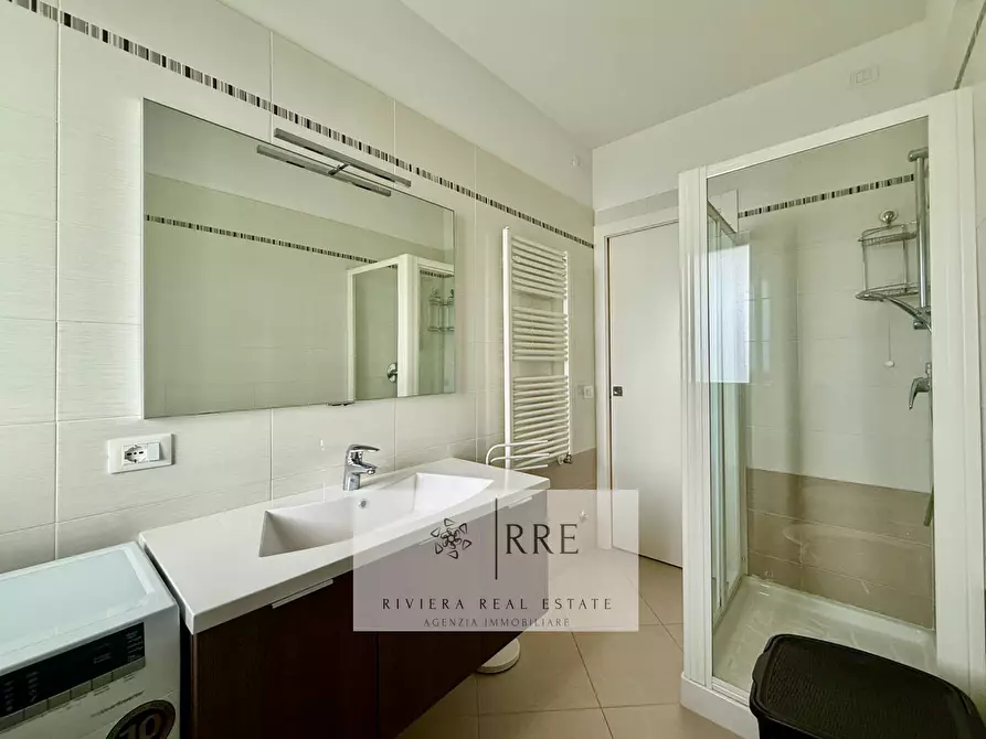 Immagine 21 di Appartamento in vendita  in Via Ugo la Malfa a Albenga