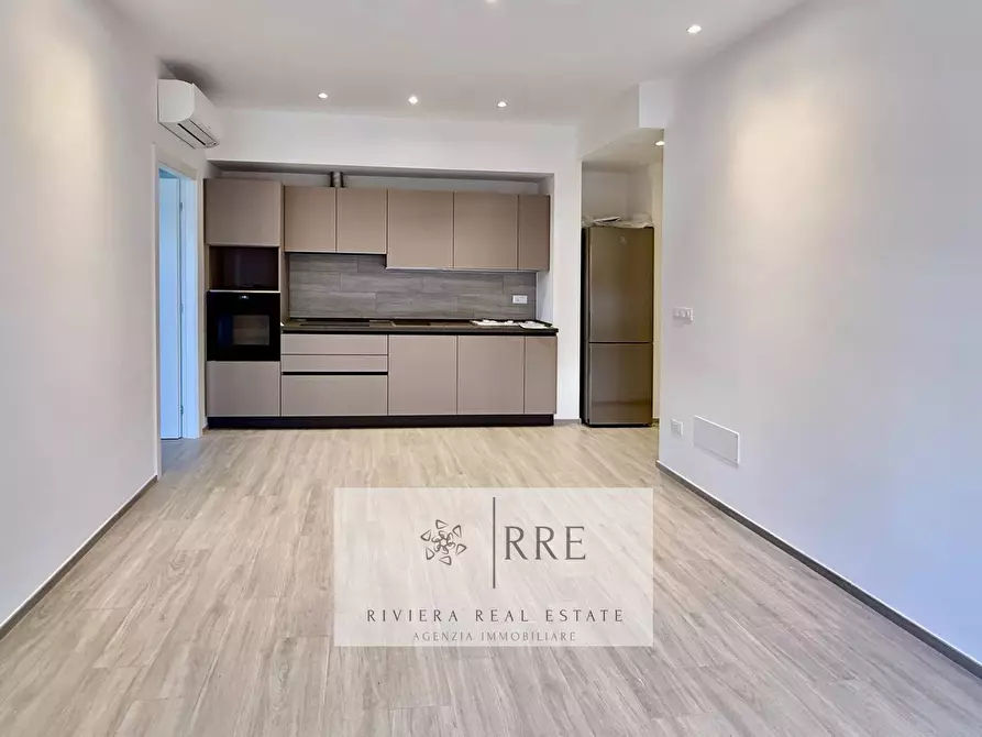 Immagine 4 di Appartamento in vendita  in via Aurelia a Loano