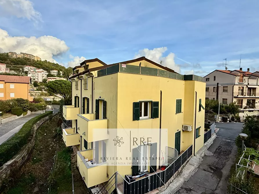 Immagine 13 di Appartamento in vendita  in viale Riviera a Giustenice