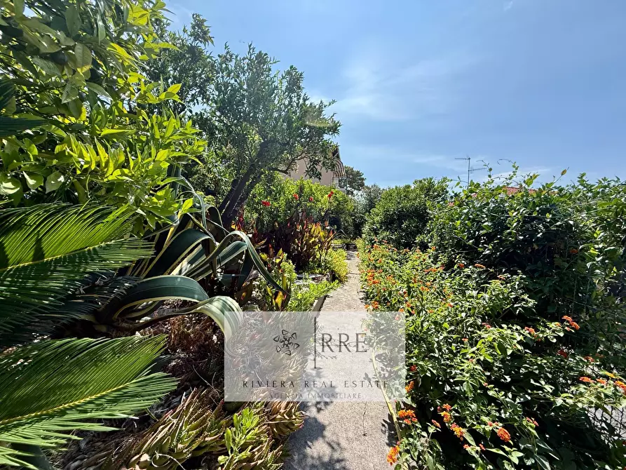 Immagine 25 di Villa in vendita  in Villaggio del Sole a Borgio Verezzi