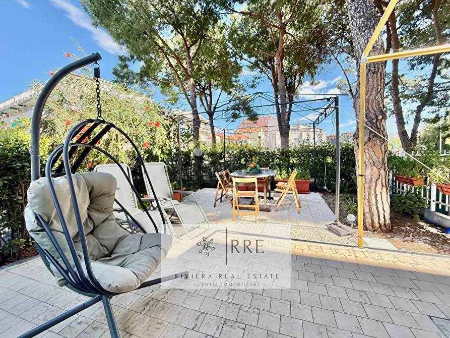 Immagine 1 di Appartamento in vendita  in via Aurelia a Loano