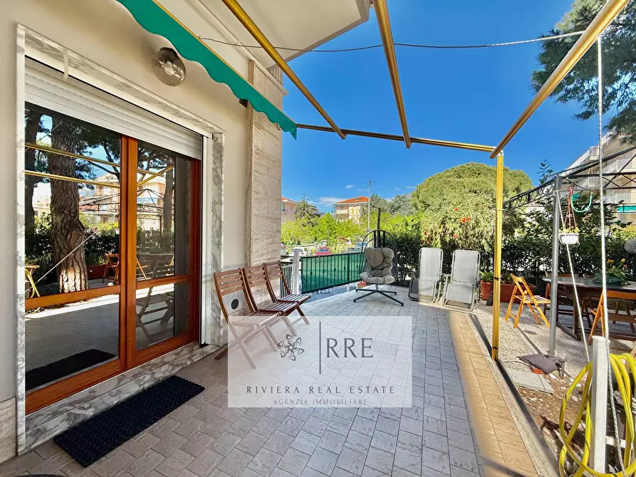 Immagine 10 di Appartamento in vendita  in via Aurelia a Loano