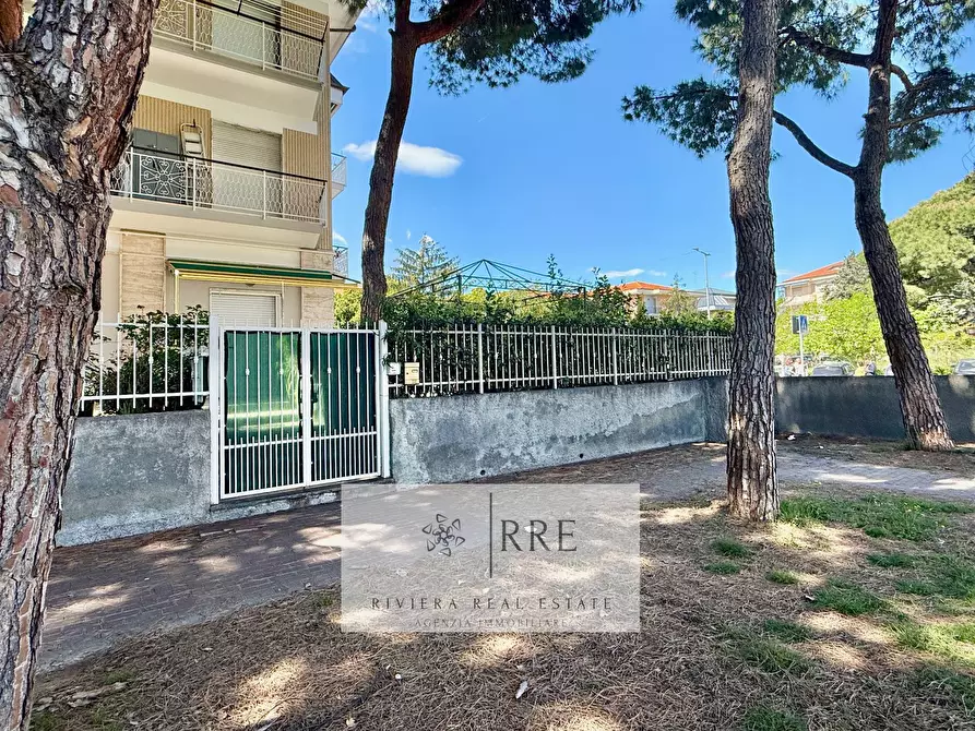 Immagine 30 di Appartamento in vendita  in via Aurelia a Loano