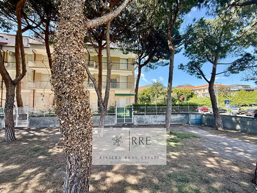 Immagine 31 di Appartamento in vendita  in via Aurelia a Loano