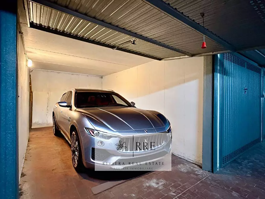 Immagine 28 di Appartamento in vendita  in via Aurelia a Loano