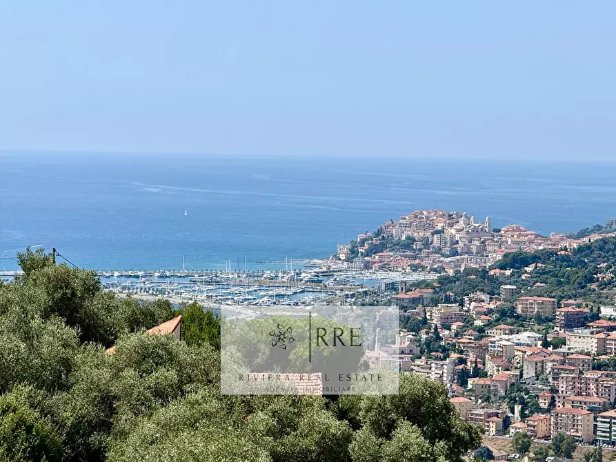 Immagine 2 di Villa in vendita  in alle Cascine a Imperia