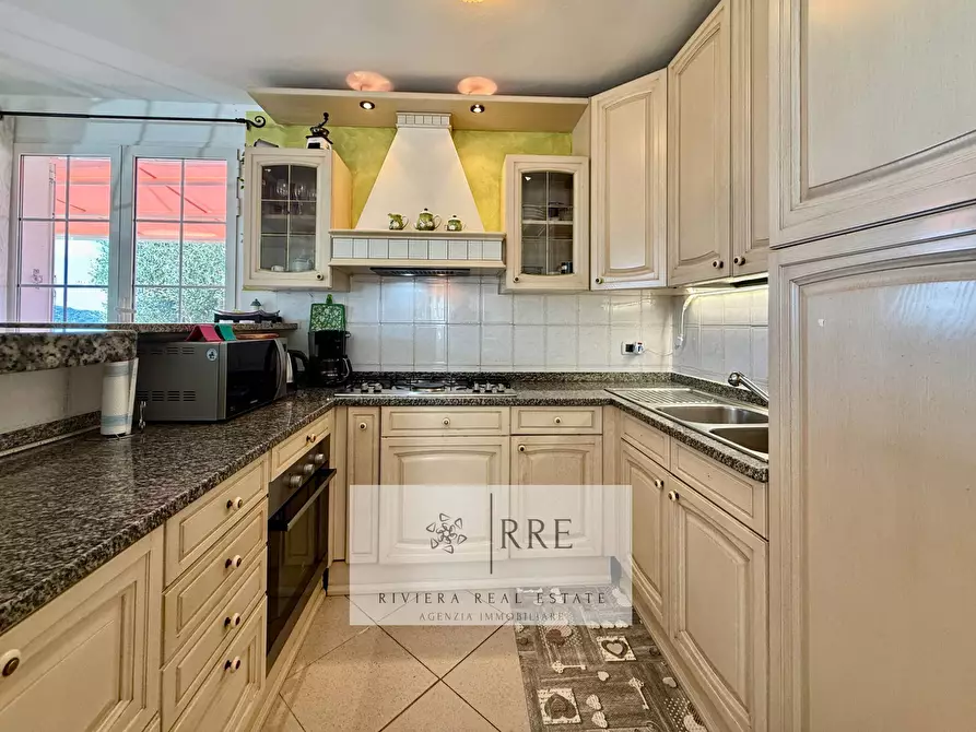 Immagine 18 di Villa in vendita  in alle Cascine a Imperia