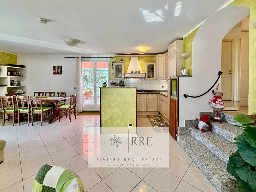 Immagine 21 di Villa in vendita  in alle Cascine a Imperia