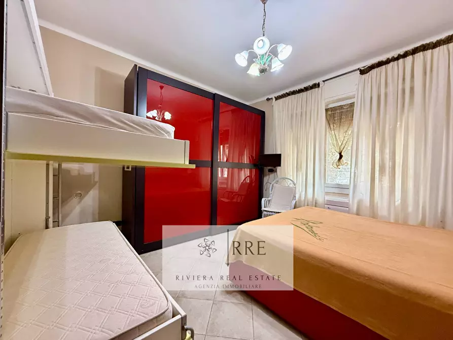 Immagine 16 di Appartamento in vendita  in zona Poeti a Loano