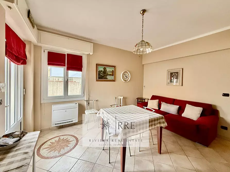 Immagine 8 di Appartamento in vendita  in zona Poeti a Loano