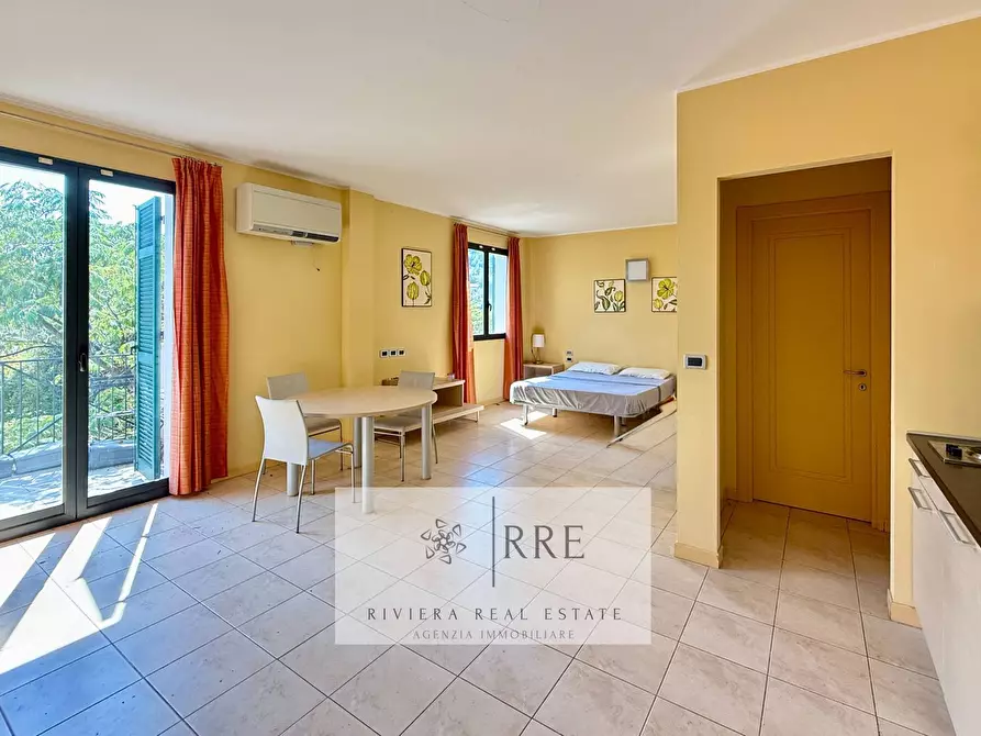 Immagine 6 di Appartamento in vendita  in Castellaro Golf Resort a Castellaro